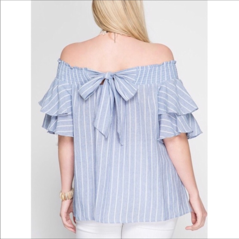NWT Cold Shoulder Top w/Back Bow